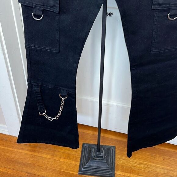 Hot Topic Chain Cargo Flare Leg Jeans Black Size 32 Goth Punk - Picture 4 of 7